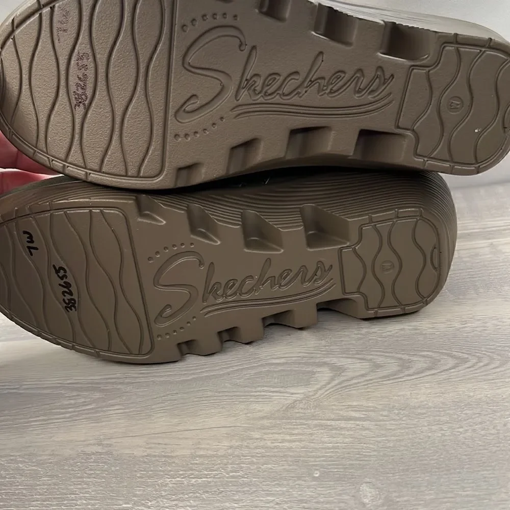 Skechers Olive suede Jumper Sweet Stud scrunch wedge booties NWT
